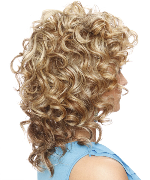  Bouncy Hairstyle With Voluminous Curls - side view