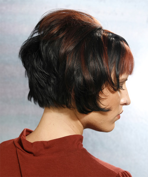  Textured Hairstyle With Peeping Bangs - side view