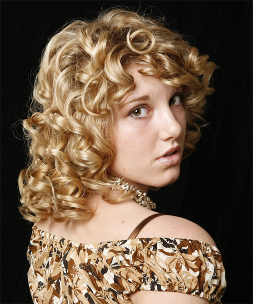 curly blond hair smedium
