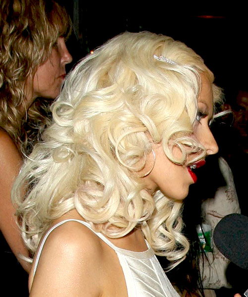 Christina Aguilera Medium Wavy   Light Blonde   Hairstyle   - Side View