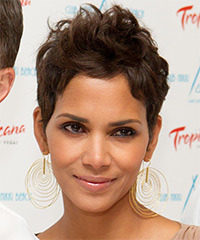 Halle Berry Short Straight   Light Chocolate Brunette   Hairstyle  - Visual Story