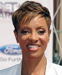 MC Lyte   Layered  Black Golden  Pixie  Haircut   with  Blonde Highlights