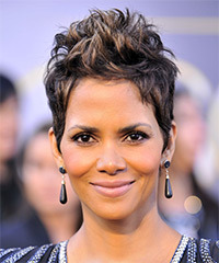 Halle Berry Short Straight Dark Brunette Hairstyle with Dark Blonde Highlights Halle Berry Short Straight Dark Brunette Hairstyle with Dark Blonde Highlights