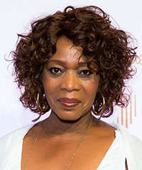 Alfre Woodard Short Curly Hairstyle - Thehairstyler.com