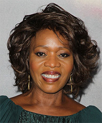 Alfre Woodard Short Wavy   Dark Chocolate Brunette   Hairstyle