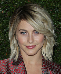 Julianne Hough Medium Wavy Ash Blonde Hairstyle