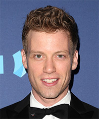 Barrett Foa Short Wavy   Light Auburn Brunette   Hairstyle