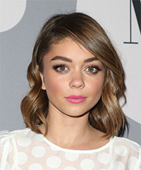 Sarah Hyland Medium Wavy    Brunette Bob  Haircut