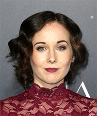 Anna Chazelle Short Wavy   Dark Brunette   Hairstyle