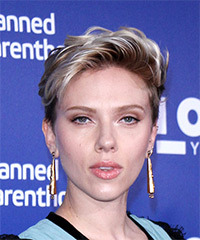 Scarlett Johansson Dark Blonde Pixie Haircut with Light Blonde Highlights