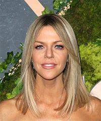 Kaitlin Olson Medium Straight   Dark Blonde Bob  Haircut