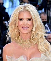 Victoria Silvstedt Long Wavy    Blonde   Hairstyle with Layered Bangs - Visual Story