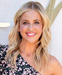 Sarah Michelle Gellar Long Wavy    Blonde   Hairstyle- Visual Story