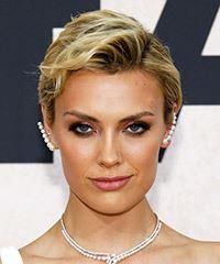 Wallis Day Pixie Haircut With Highlights