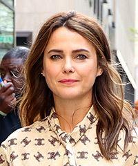 Keri Russell Casual Hairstyle With Natural Waves- Visual Story