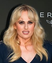 Rebel Wilson Long Blonde Hairstyle With Waves - Hairstyles