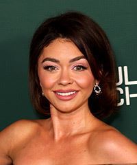 Sarah Hyland Medium-Length Brunette Hairstyle- Visual Story