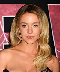 Sydney Sweeney Long Hairstyle With Bouncy Curls- Visual Story