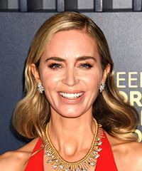 Emily Blunt Sleek Blonde Hairstyle With Subtle Waves- Visual Story