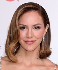 Katharine McPhee Medium-Length Hairstyle With Stylish Waves- Visual Story