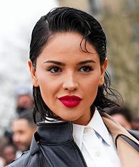 Eiza Gonzalez Short Wet-Look Hairstyle
