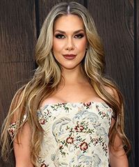 Allison Holker Long Blonde Hairstyle- Visual Story