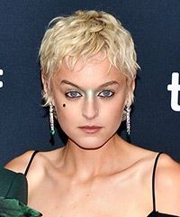 Emma Corrin Pixie Hair Cut With Waves- Visual Story