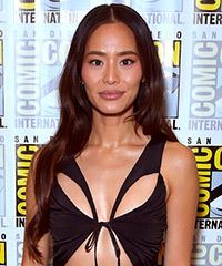Jamie Chung Long Hairstyle With Middle Part- Visual Story