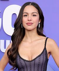 Olivia Rodrigo Hairstyle With Curled Ends- Visual Story