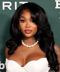 Summer Walker Bold Hairstyle With Curls- Visual Story