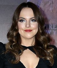 Elizabeth Gillies Hairstyle With Big Curls- Visual Story