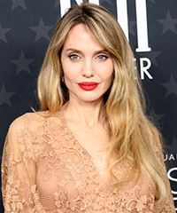 Angelina Jolie Blonde Hairstyle- Visual Story