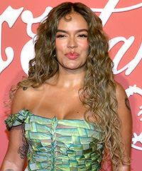 Karol G Hairstyle With Beach Curls- Visual Story