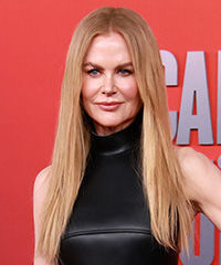 Nicole Kidman Simple Sleek Hairstyle With Middle Part- Visual Story