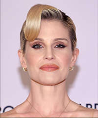 Kelly Osbourne Sleek Hairstyle With Ponytail- Visual Story