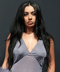 Charli XCX Long Easy-Going Hairstyle With Casual Waves- Visual Story