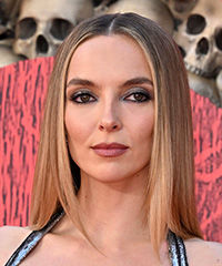 Jodie Comer Sleek Medium-Length Hairstyle- Visual Story