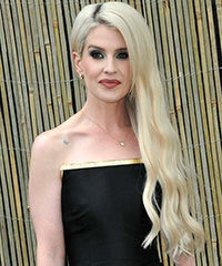 Kelly Osbourne Long Side-Swept Hairstyle With Gentle Waves- Visual Story