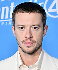 Joseph Quinn Short Hairstyle- Visual Story