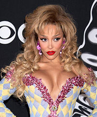 Doja Cat Long Hairstyle With Bouncy Curls and Volume- Visual Story