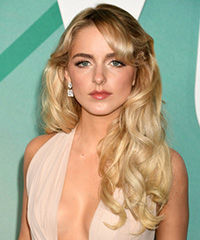 McKenna Grace Long Hairstyle With Large Wispy Curls- Visual Story