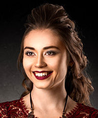 Half-Up Half-Down Hairstyle With Curls- Visual Story