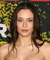 Daniela Melchior Medium-Length Hairstyle With Middle Part- Visual Story