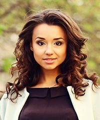 Long Voluminous Hairstyle With Mid-End Curls- Visual Story