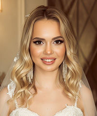 Classic Medium-Length Wedding Hairstyle- Visual Story