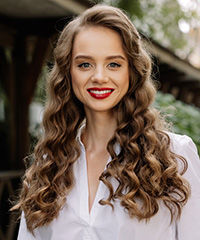 Long Hairstyle With Tight Curls And Deep Side Part- Visual Story