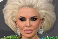 Top 10 Lisa Rinna Hairstyles - Visual Hairstyle Story