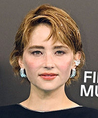 Haley Bennett Short Hairstyle With Gentle Waves- Visual Story