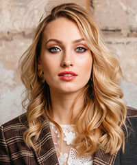 Romantic Medium-Length Hairstyle With Curls- Visual Story