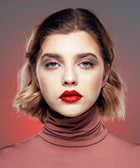 Short Hairstyle With Mid-To-End Waves - Visual Story